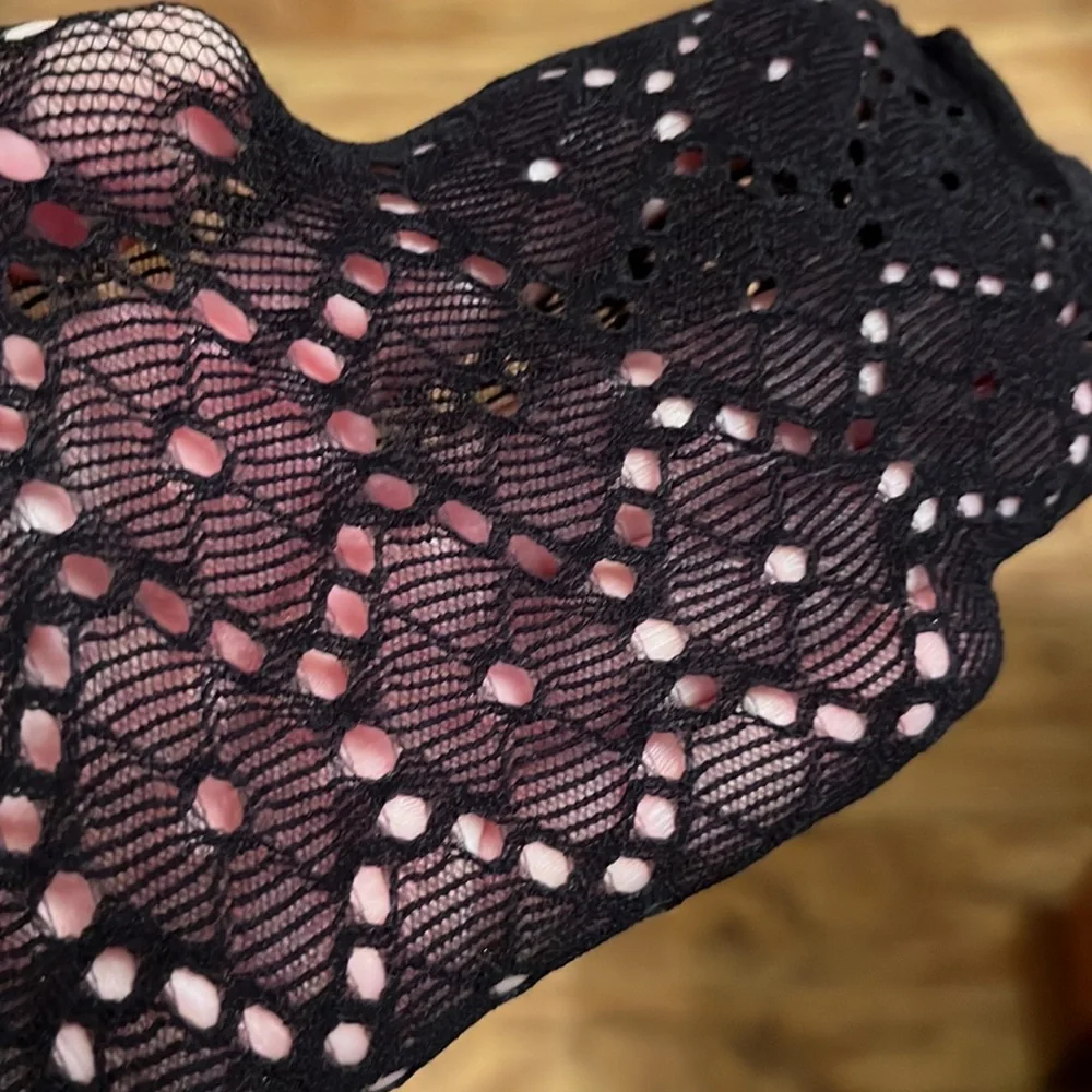 Black soft open weave fishnet stockings tights pantyhose size small stretchy